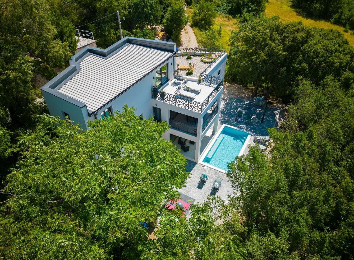 Modruna Villa